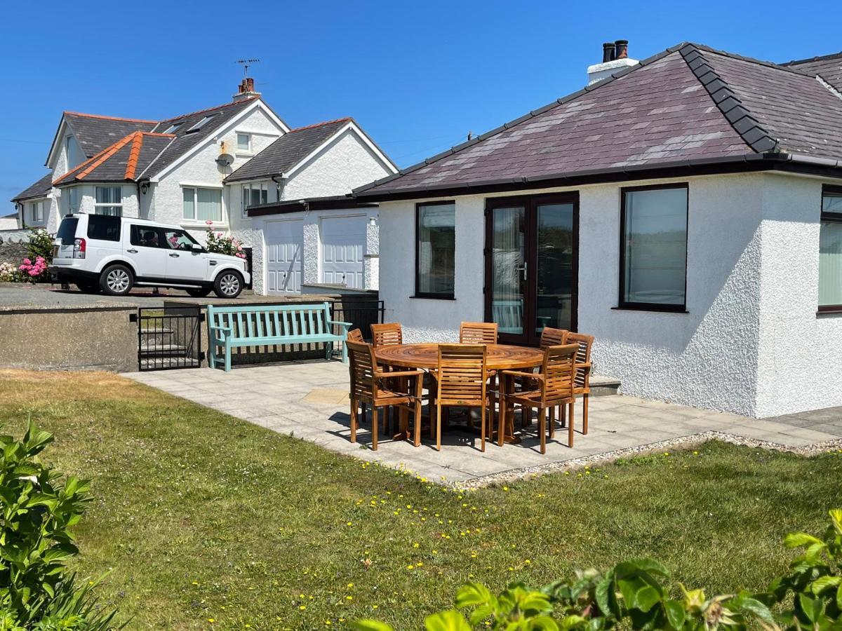 Spacious Bungalow With Sea Views 'West Wind' Villa Trearddur Exteriör bild