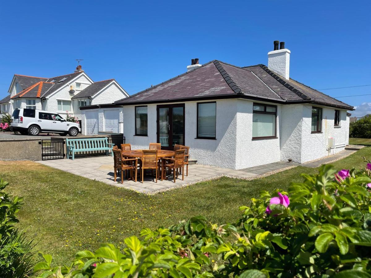 Spacious Bungalow With Sea Views 'West Wind' Villa Trearddur Exteriör bild